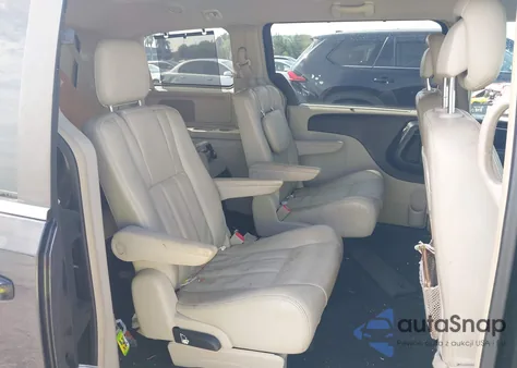 2013 Chrysler Town & Country Touring from USA, damaged, VIN 2C4RC1BG6DR559773